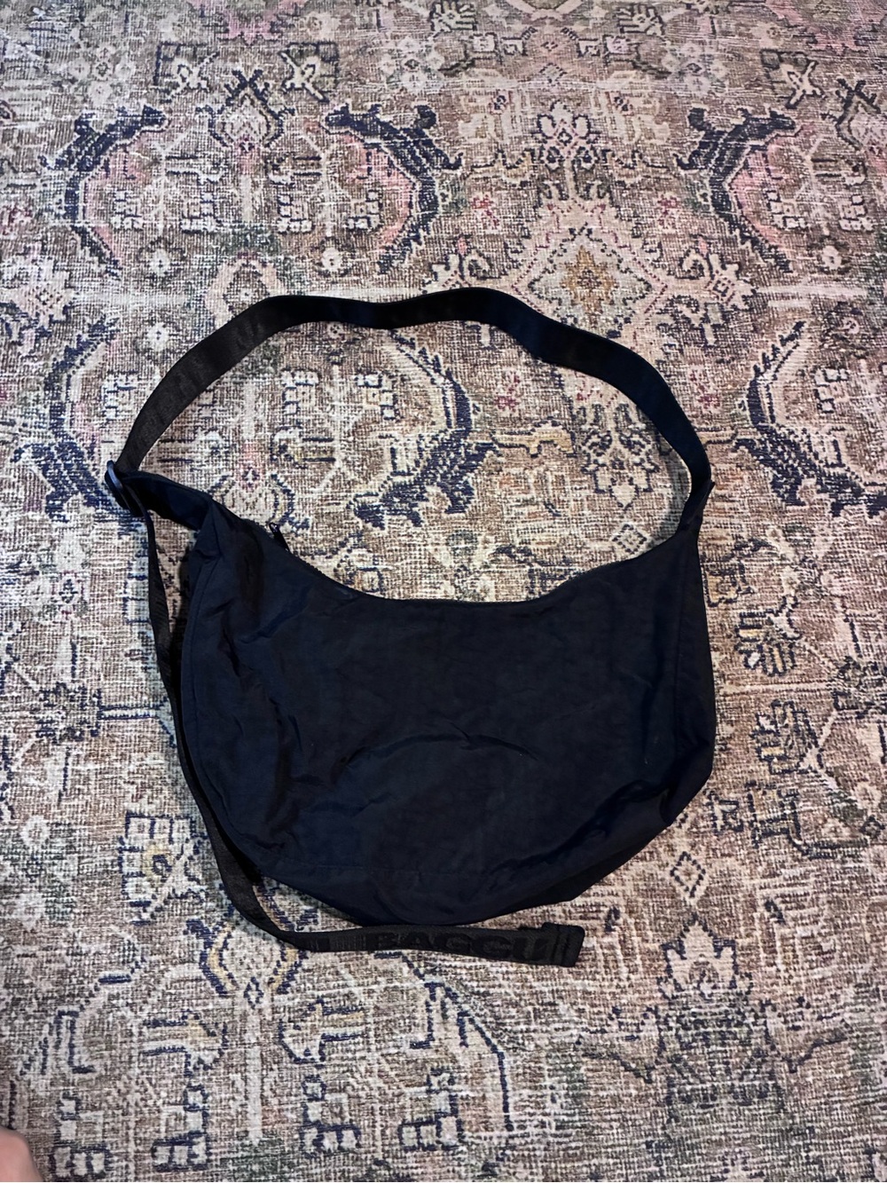BAGGU Black Crescent medium Shoulder Bag - Picture 2 of 5